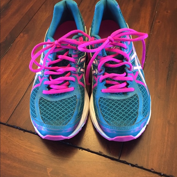 ASICS - Picture 2 of 3